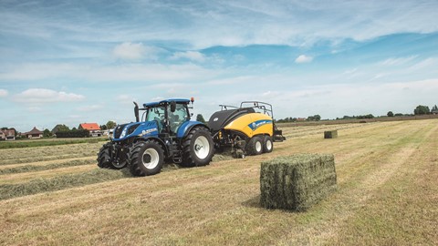 New Holland BigBaler 890 Plus CropCutter will feature the EVO NIR advanced sensor