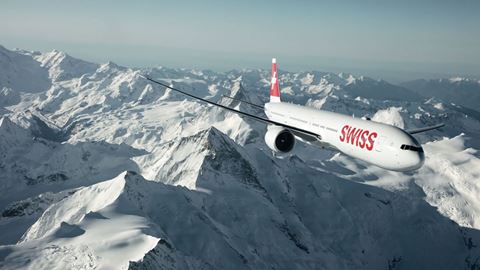 SWISS hebt als weltweit erste Passagierfluggesellschaft mit der CO2-effizienten AeroSHARK-Technologie ab